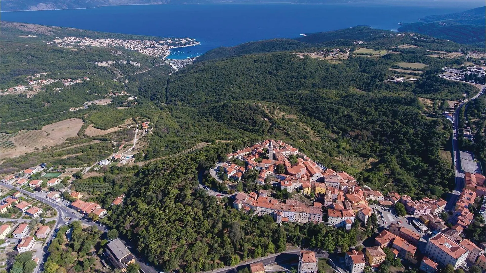 2 Bedroom Amazing Apartment In Rabac